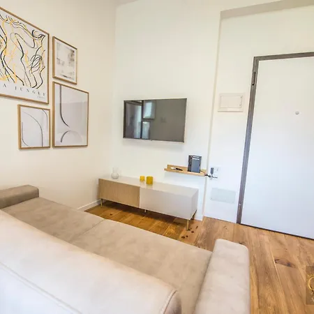 Queen Silvia Apartament Bolonia
