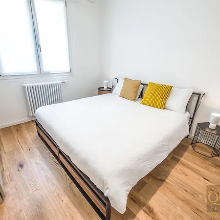 Queen Silvia Apartament *