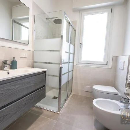 Queen Silvia Apartament *